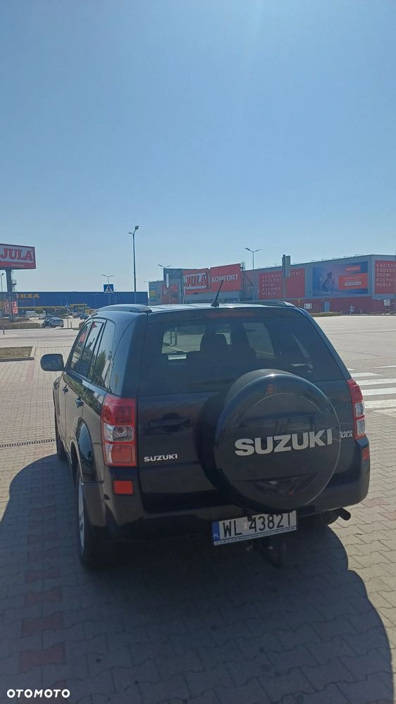 Suzuki Grand Vitara 2.0 - 10