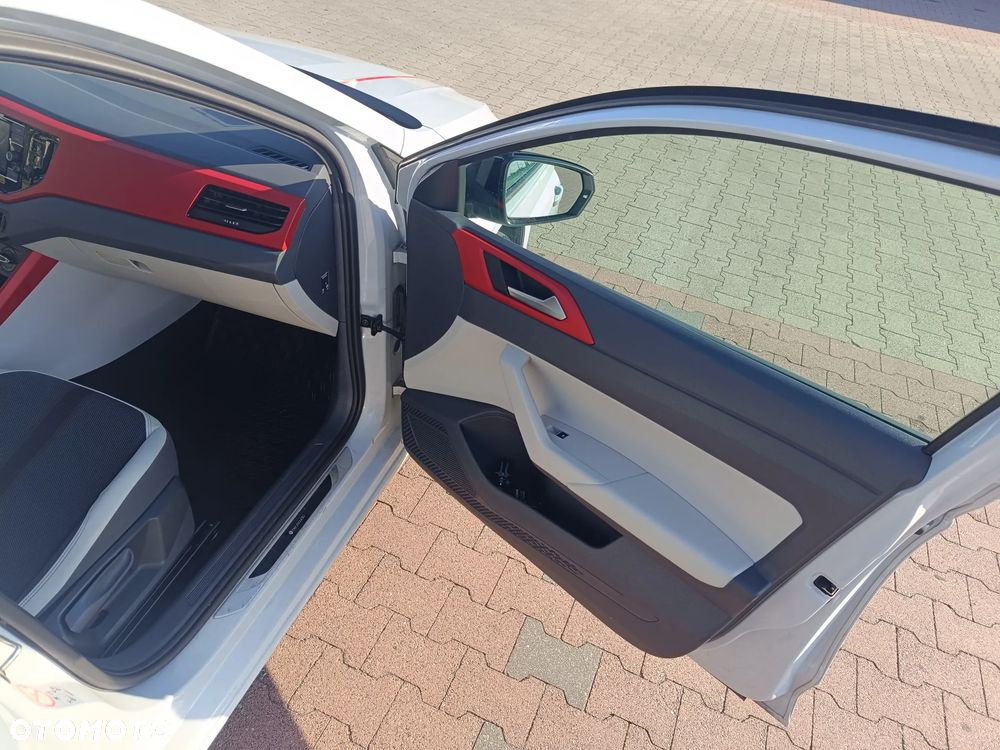 Volkswagen Polo 1.0 TSI Beats - 22