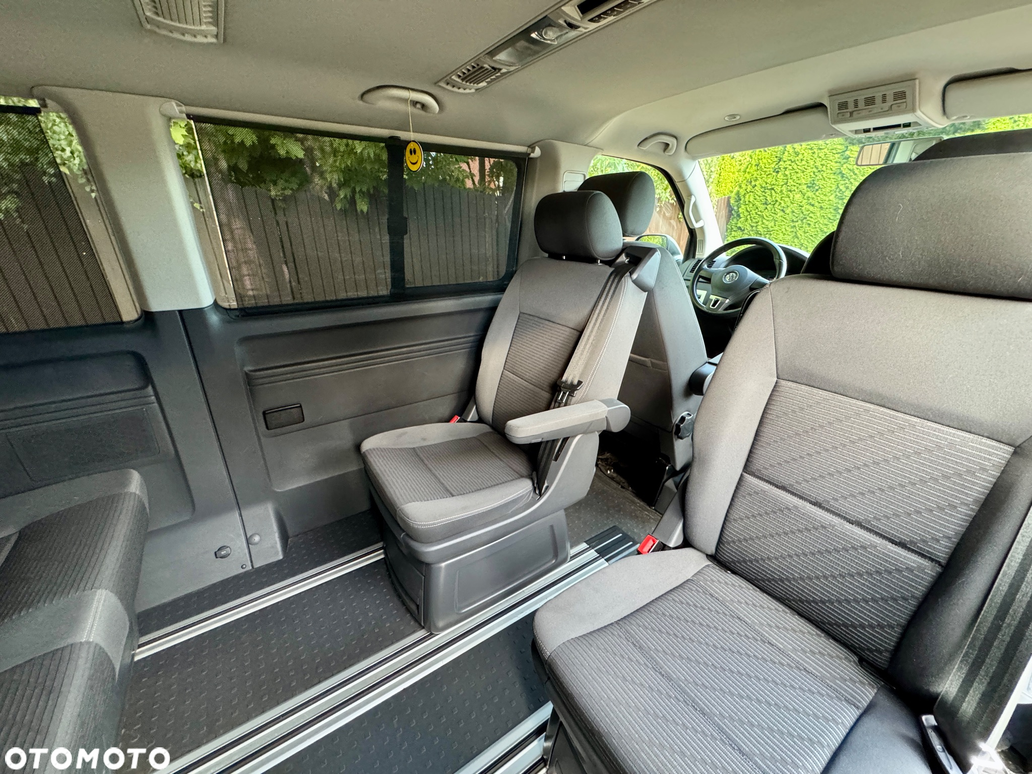 Volkswagen Multivan - 19