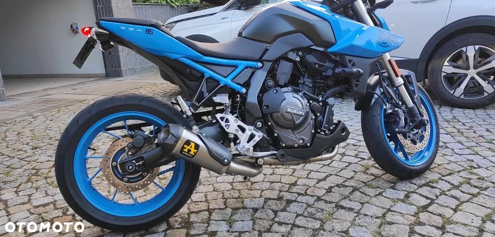 Suzuki GSX - 2