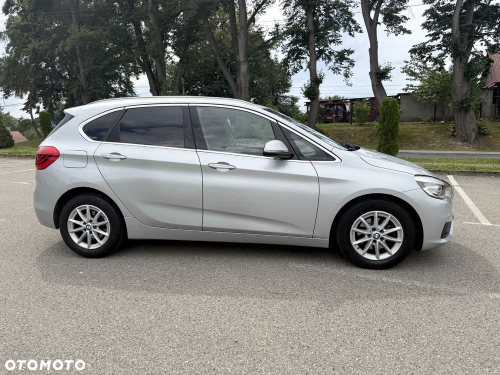 BMW Seria 2 218d - 4