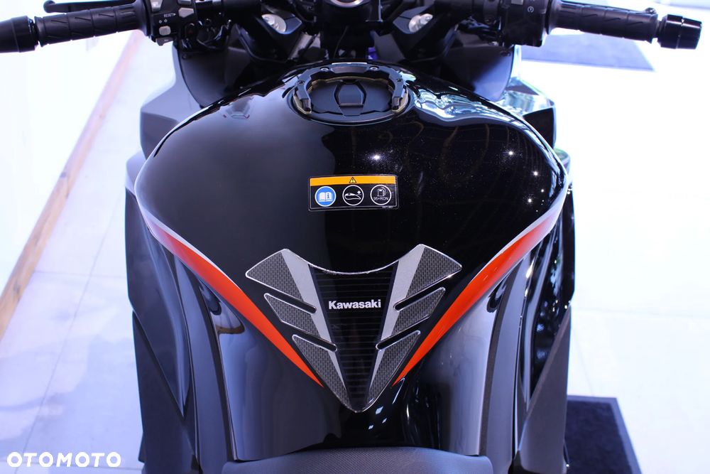 Kawasaki Ninja 1000 SX - 12
