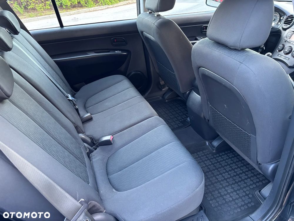 Kia Carens 1.6 Tour - 23