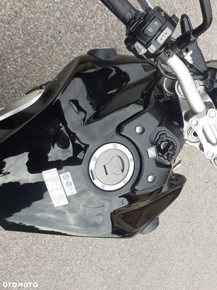 Honda CB - 33