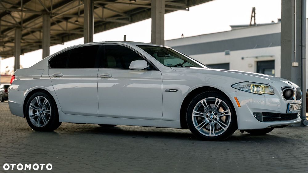 BMW Seria 5 528i - 4