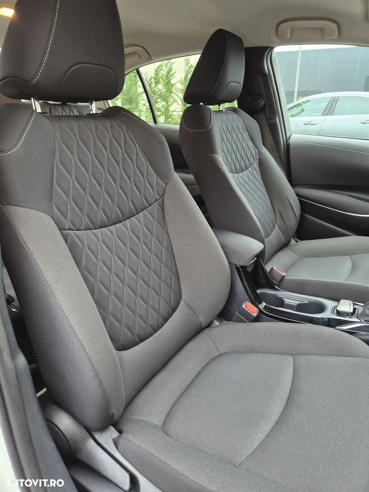 Toyota Corolla 1.8 HSD Dynamic - 29