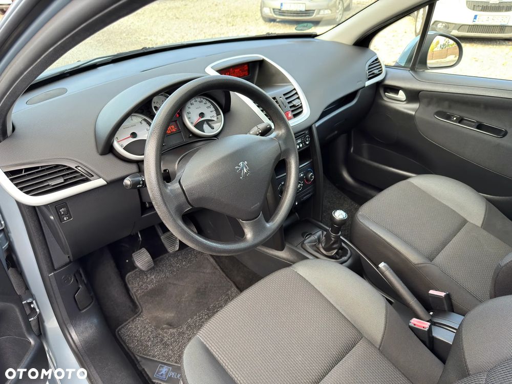 Peugeot 207 - 14