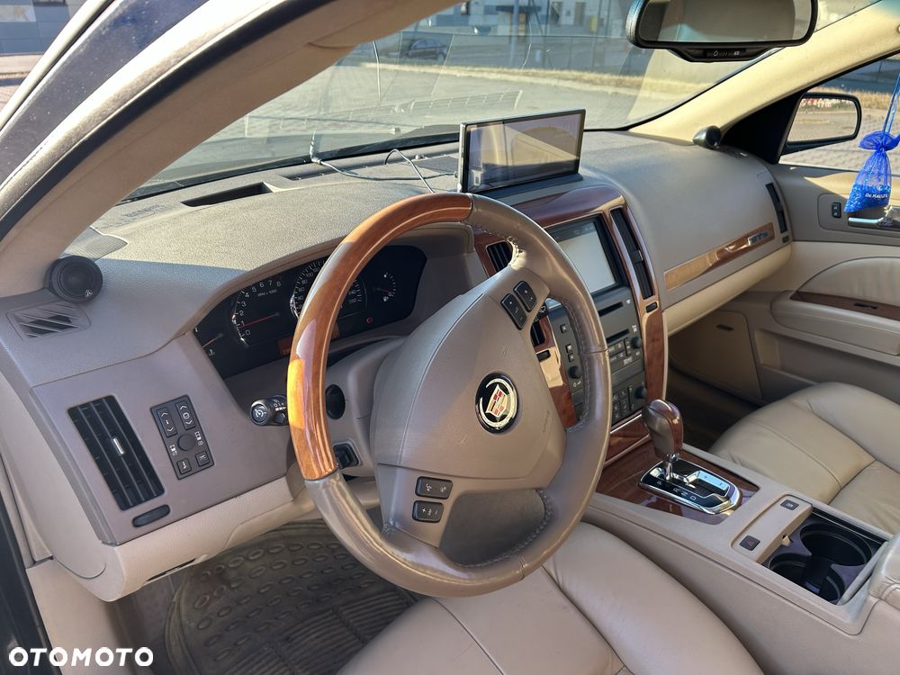 Cadillac STS - 6