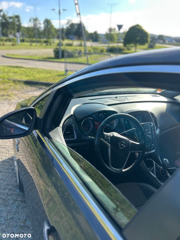 Opel Astra 1.6 T Cosmo - 5