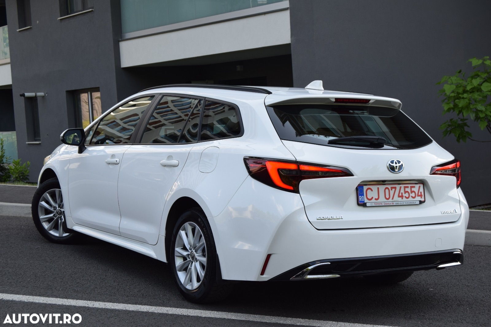Toyota Corolla 1.8 HSD Business - 29