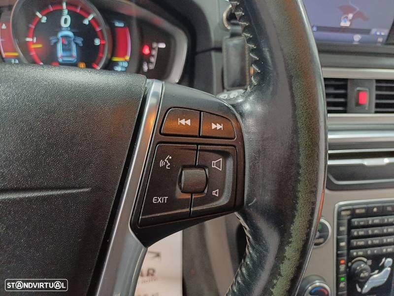 Volvo XC 70 2.0 D4 Momentum Geartronic - 19