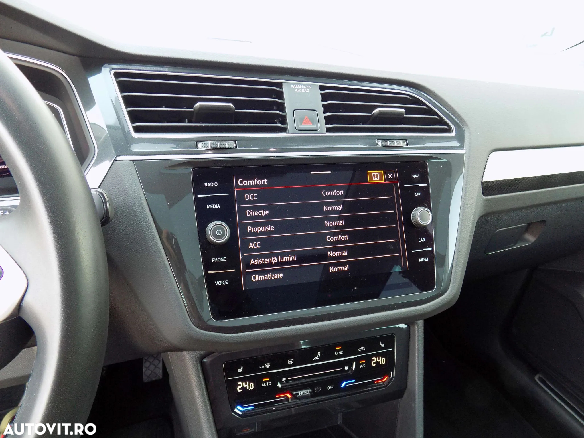 Volkswagen Tiguan 2.0 TDI SCR 4MOTION DSG Elegance - 23