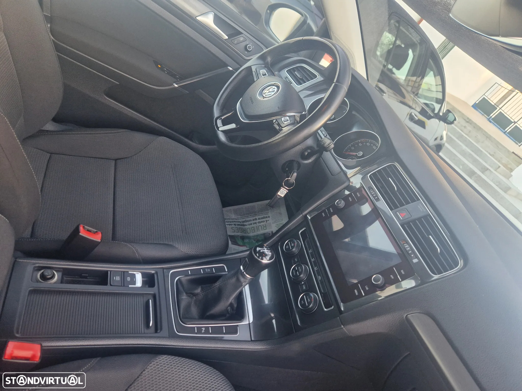VW Golf 1.6 TDI Confortline - 8