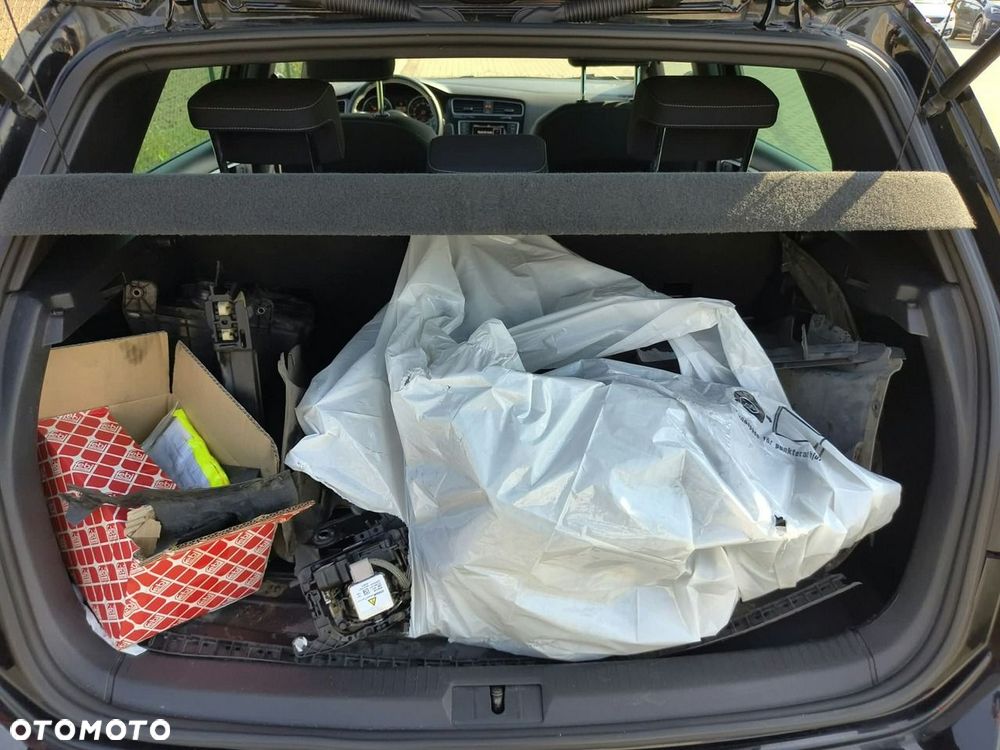 Volkswagen Golf - 19