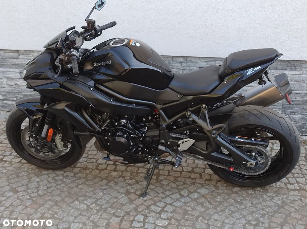 Kawasaki H2 - 25