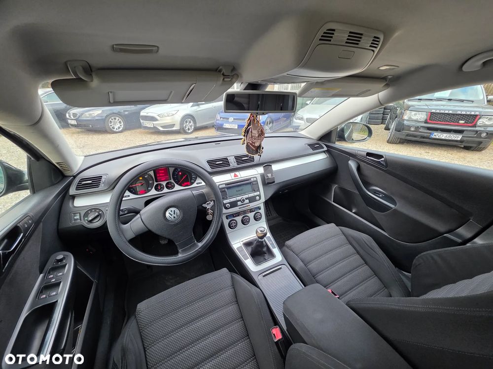 Volkswagen Passat 1.9 TDI DPF Comfortline - 9