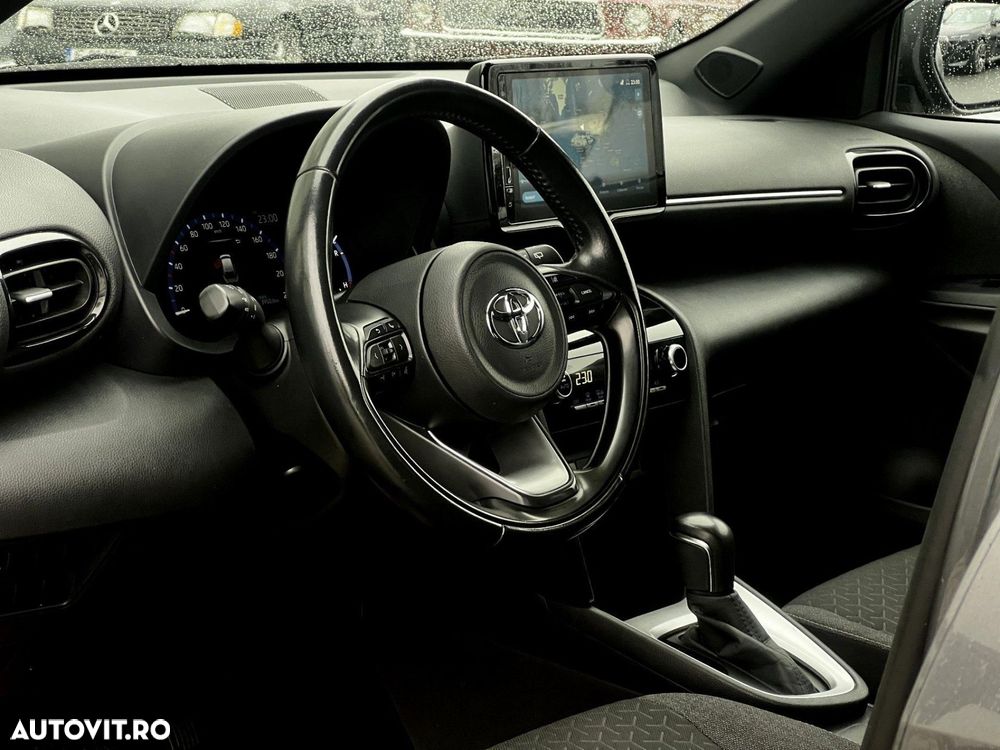 Toyota Yaris Cross - 12