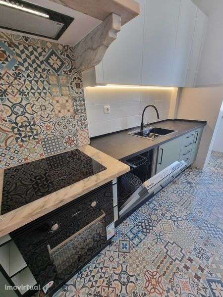 T3 Remodelado a Estrear com Vista Rio 2 wcs estilo eclético – Algés - Grande imagem: 2/12