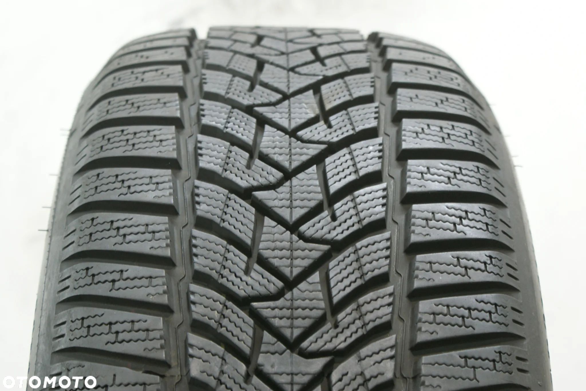 225/50R17 DUNLOP WINTER SPORT 5 , 8,4mm 2023r B1824 - 1