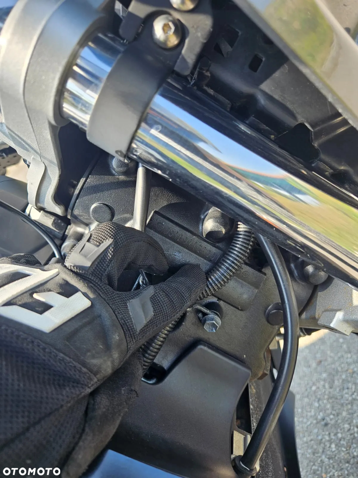 Suzuki GSR - 24