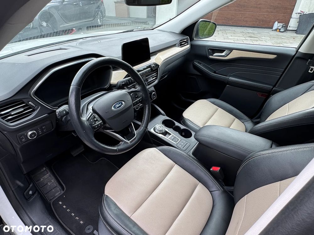 Ford Kuga 2.5 FHEV FWD Titanium eCVT - 27