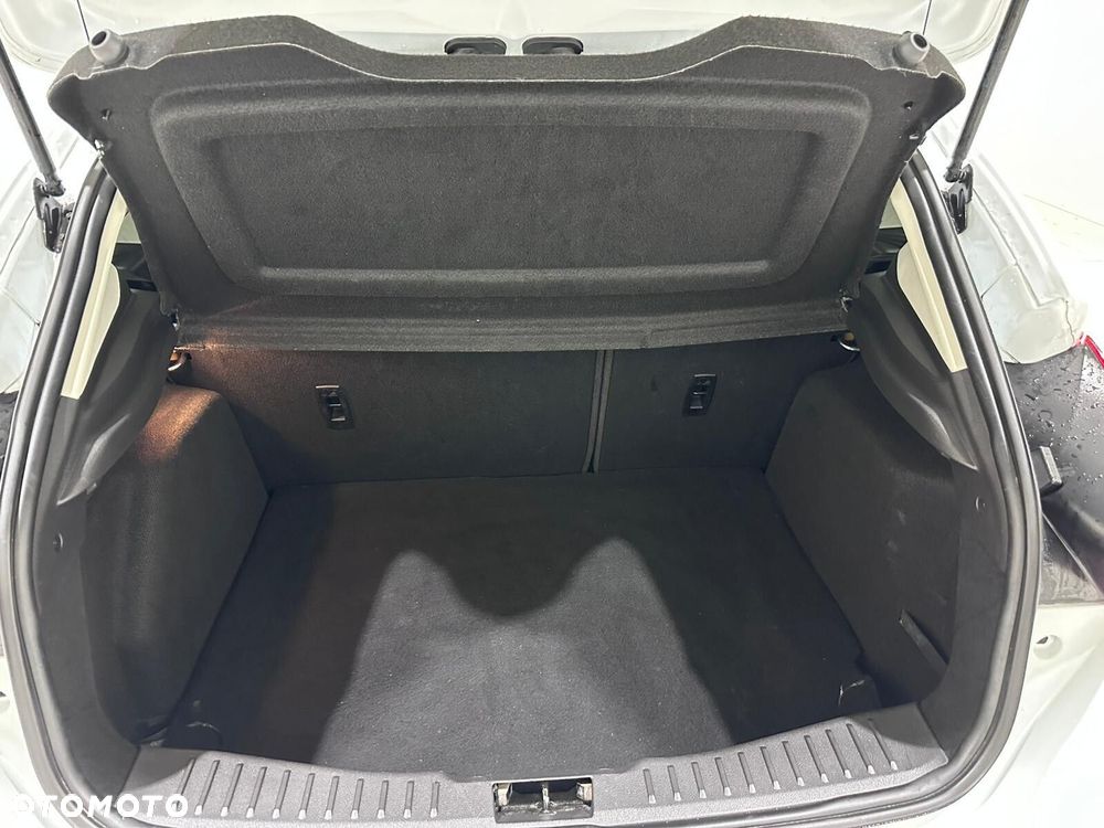Ford Focus - 24
