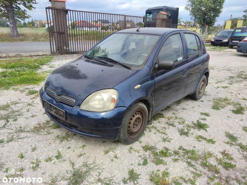 Toyota Yaris I 5d silnik 1.0 lakier 8P4 na części