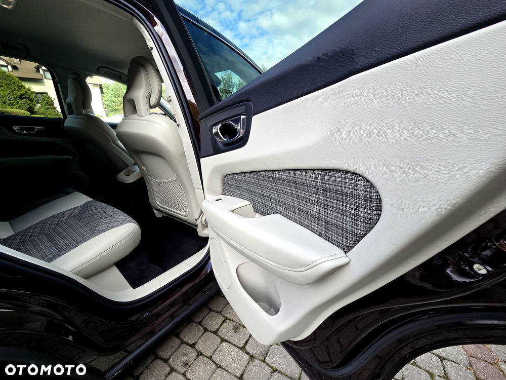 Volvo XC 60 - 24