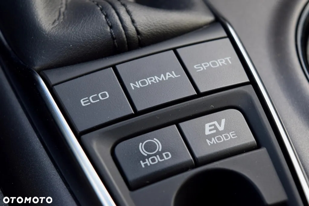 Toyota Camry 2.5 Hybrid Comfort CVT - 27