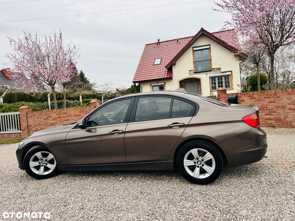 BMW Seria 3 316d DPF Edition Exclusive - 4