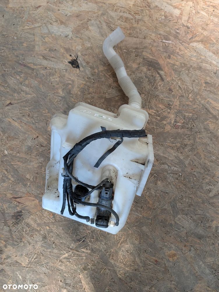 ZBIORNICZEK SPRYSKIWACZY AUDI A3  1K0955453R - 1