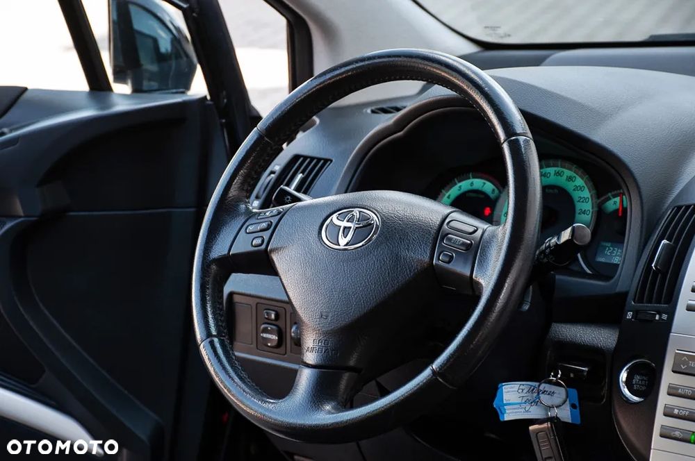 Toyota Corolla Verso 1.8 Sol + 7os - 23