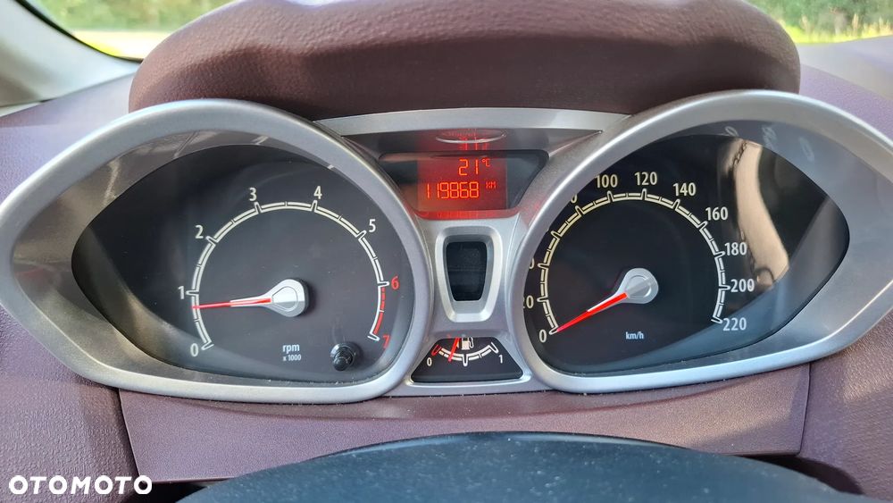 Ford Fiesta 1.4 Titanium - 8