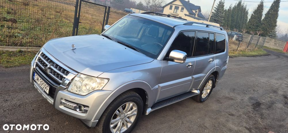 Mitsubishi Pajero - 12