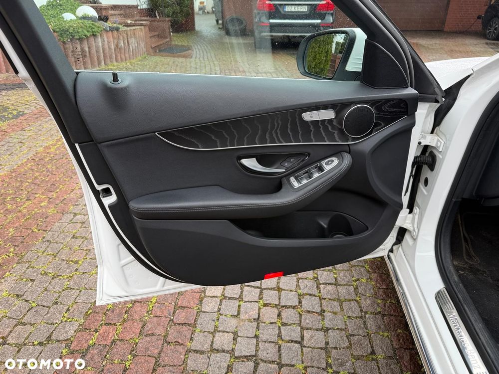 Mercedes-Benz Klasa C 300 de 9G-TRONIC - 20