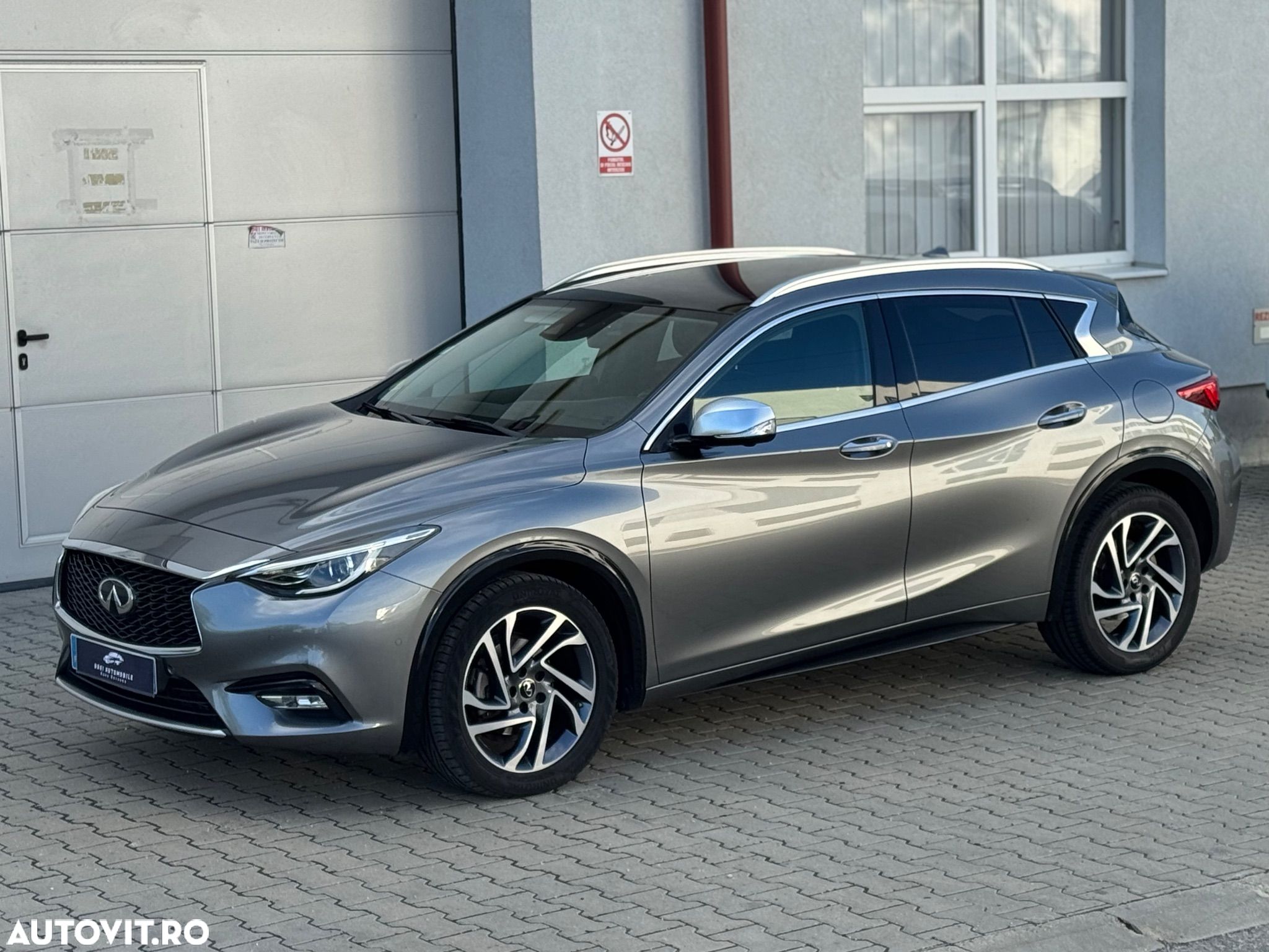 Infiniti Q30 1.5d Premium Tech - 1