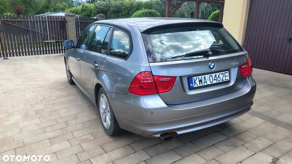 BMW Seria 3 318i - 3