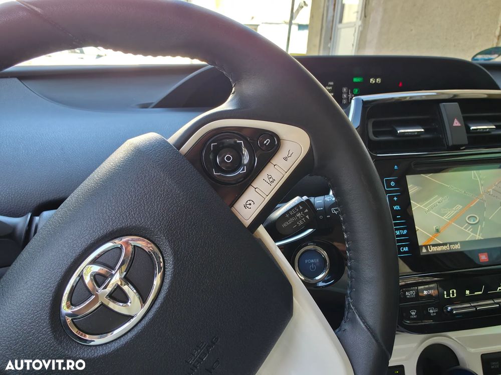 Toyota Prius 1.8 HSD Exclusive Plus - 20