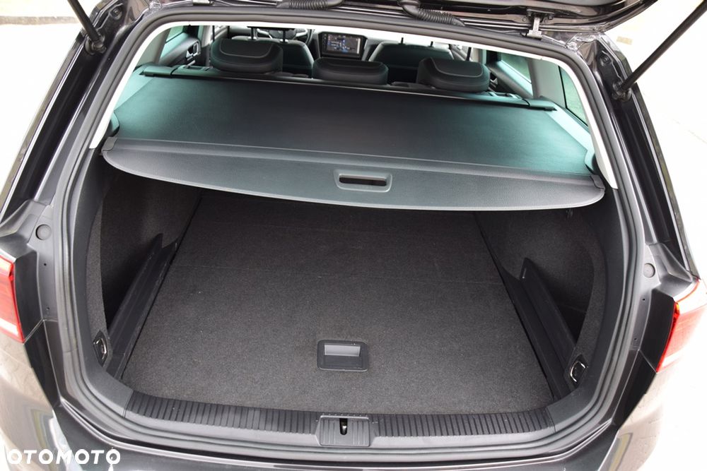 Volkswagen Passat Alltrack 2.0 TDI SCR DSG 4Motion - 29