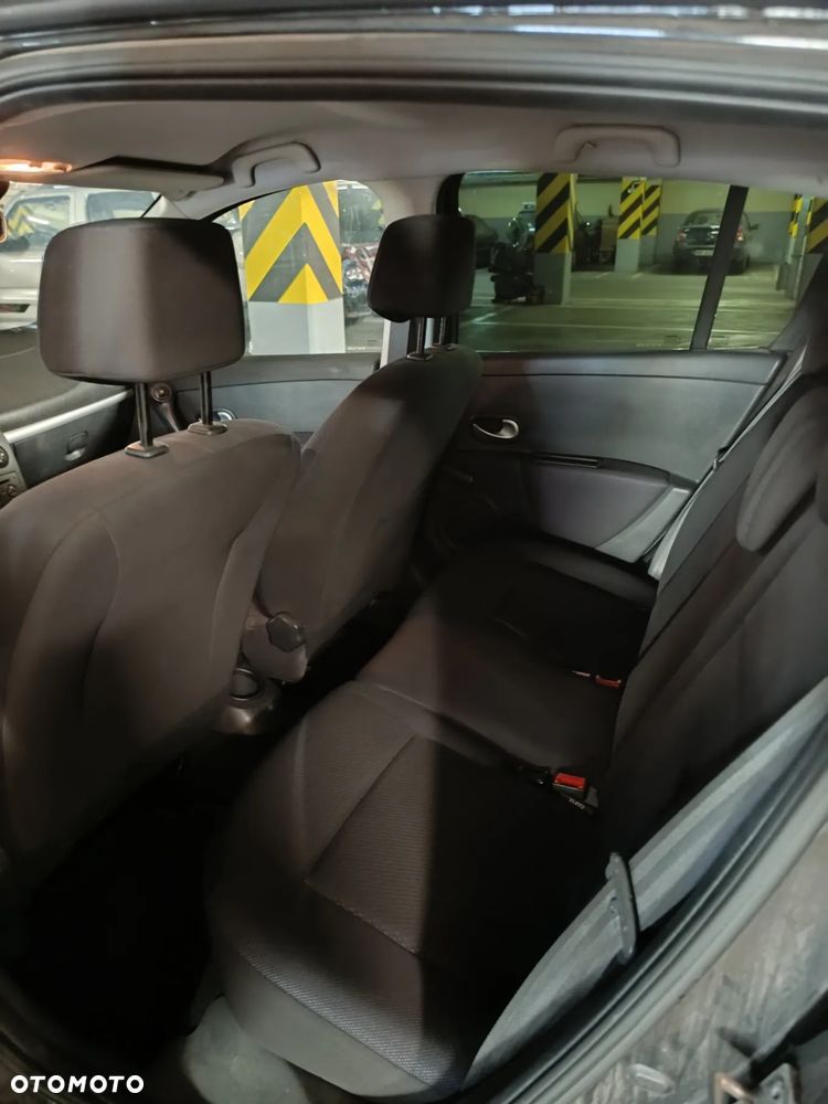 Renault Clio 1.5 dCi Extreme - 12