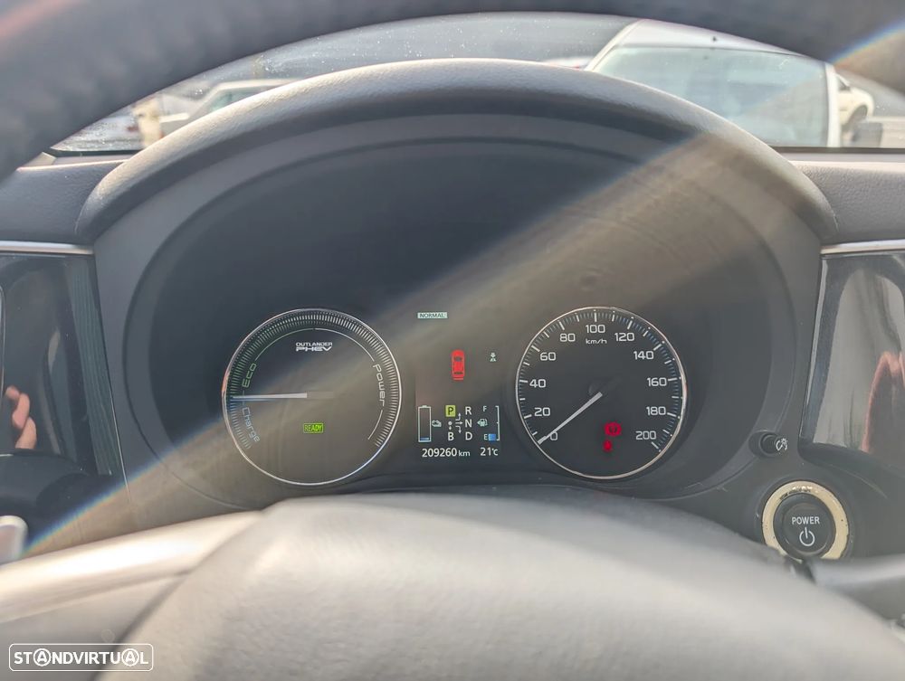 Mitsubishi Outlander - 9