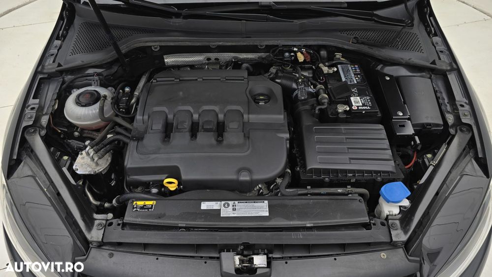 Volkswagen Golf 1.6 TDI Comfortline - 24