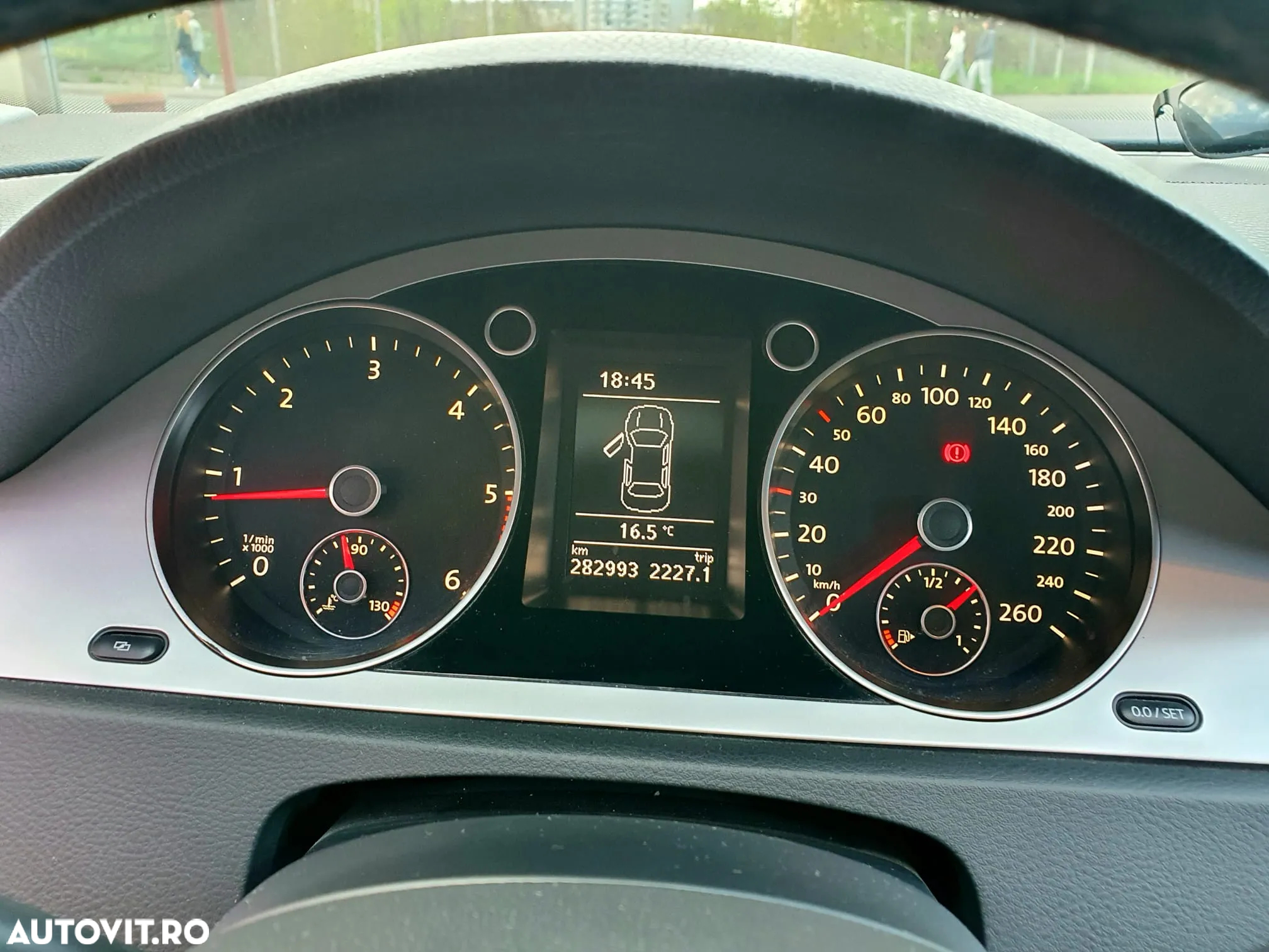 Volkswagen Passat 2.0 TDI DPF BlueMotion Technology Comfortline - 9