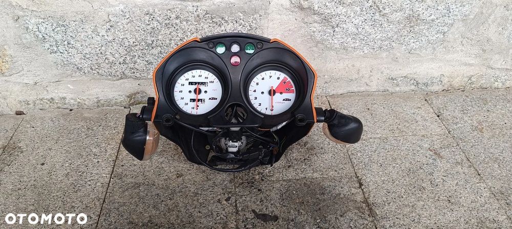 KTM 640 DUKE 2007 REFLEKTOR LAMPA PRZÓD CZASZA LICZNIK WYPEŁNIENIE OWIEWKA - 9