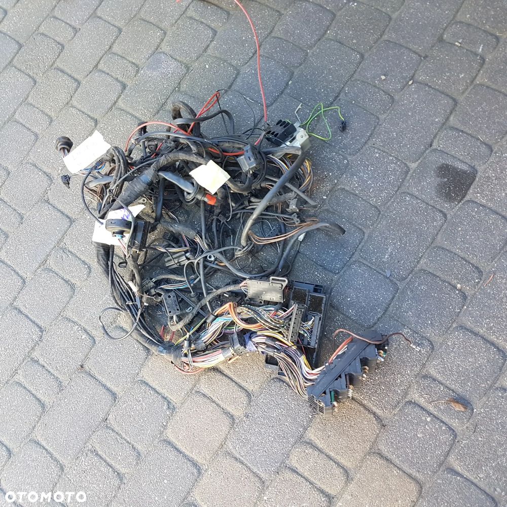 Kostka kość wtyk stacyjki wiązka elektryka instalacja MERCEDES W201 W202 W124 W126 dużo częsci 124 - 29