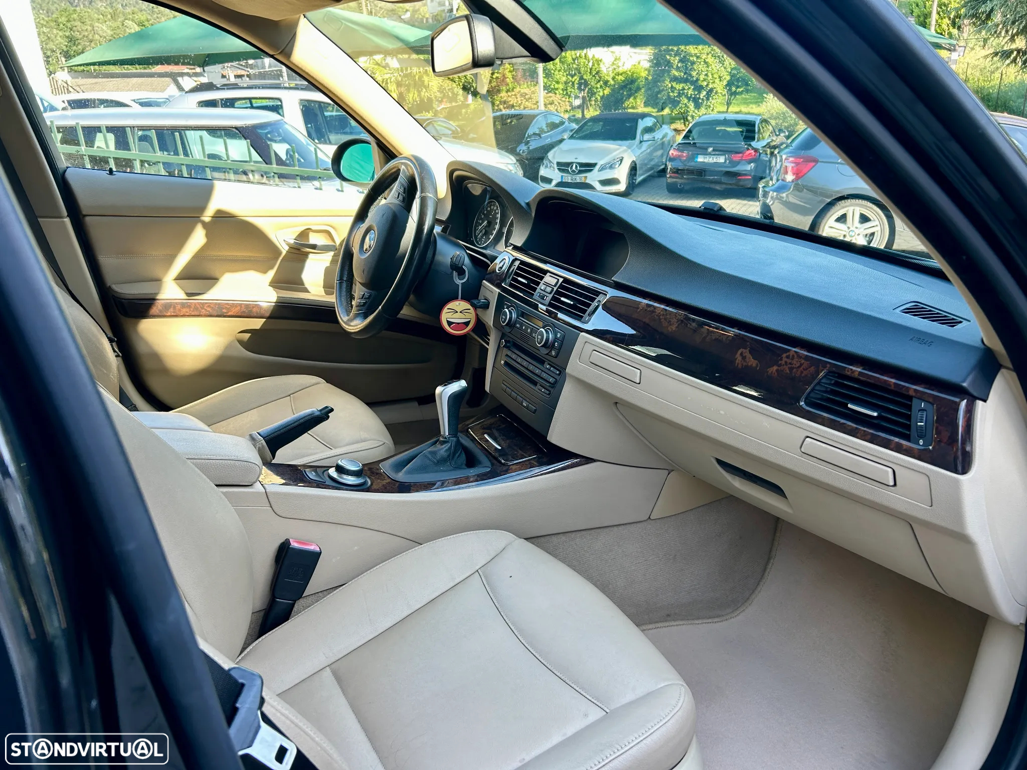BMW 320 d Touring Navigation Sport - 23