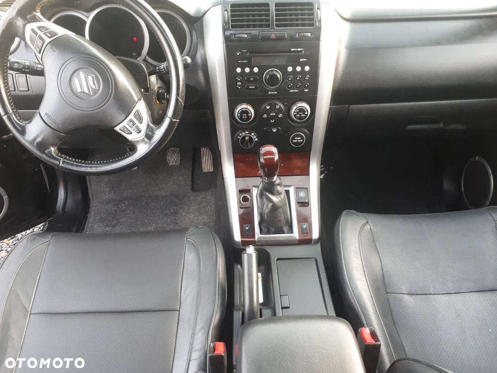 Suzuki Grand Vitara 2.0 De luxe - 18