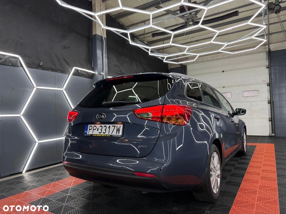 Kia Ceed 1.6 CRDi 128 Platinum Edition - 6