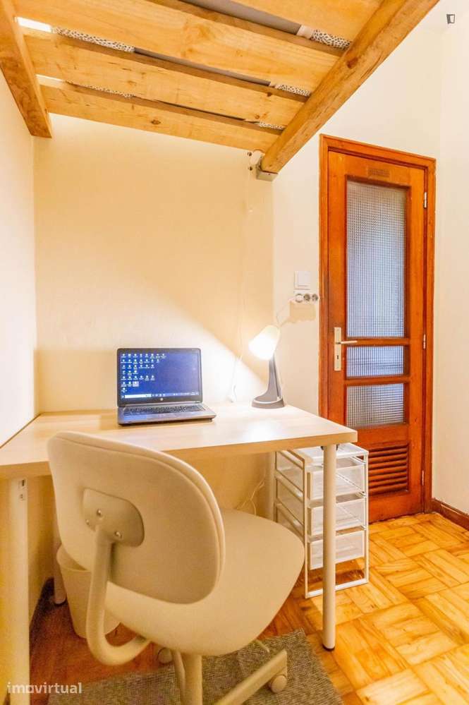Quarto - localizado em Santo Ildefonso Porto - Grande imagem: 5/14