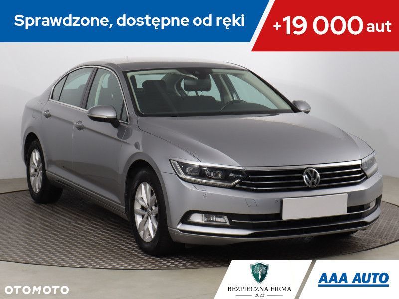 Volkswagen Passat - 2